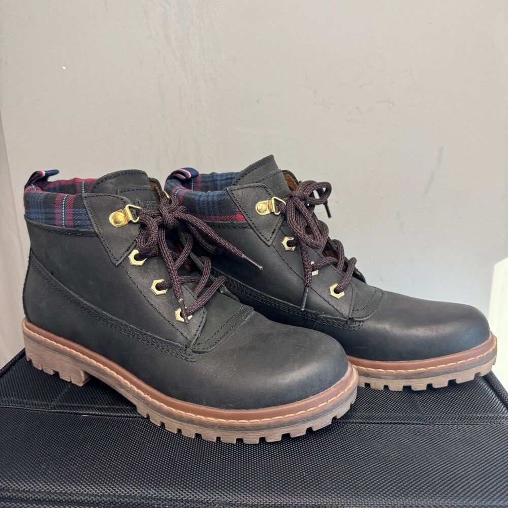 Tommy Hilfiger Tassie Boots Womens 7.5M Black Leather Lug Sole